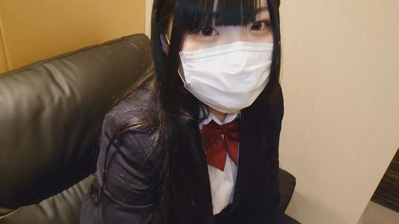 FC2-PPV-1363599 與同學搞上的巨乳R醬 觸感超棒的棉花糖身體 抽插深喉嚨口交 超緊肉穴中出