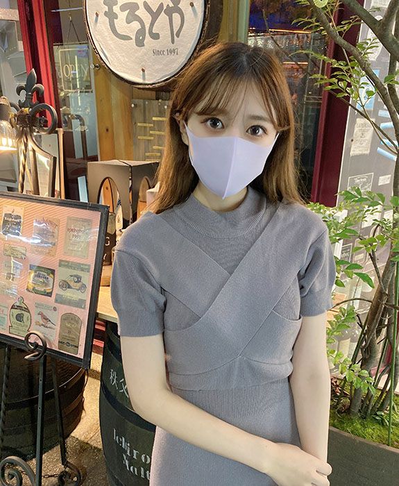 FC2-PPV-3109321 以高额香槟代价对枕营业酒店妹处罚。