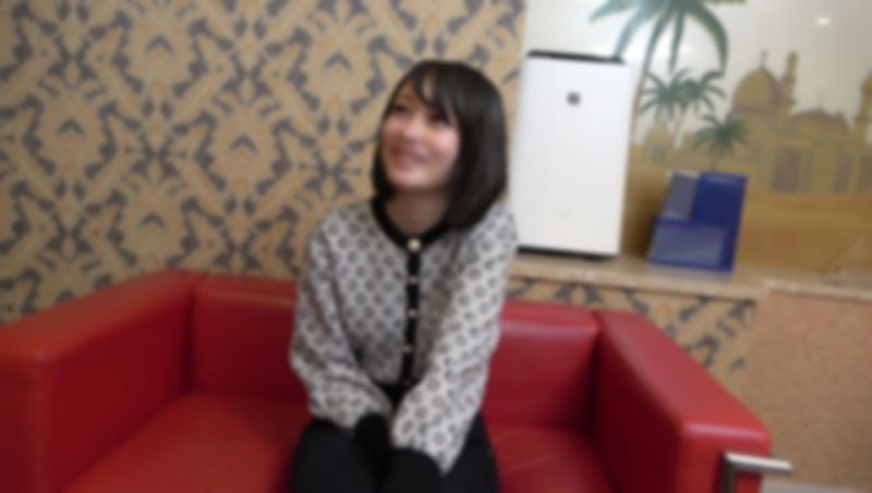 FC2-PPV-4335174 【大陰蒂・混血系美女】表現得很嚴格和冷靜不過藏不住牽絲小穴。遊說的成果中出射精