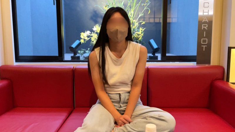 FC2-PPV-4631394 【終於見納】黑髮美人的公司員工24歲。被知道弱點的她全身大汗，被肉棒高潮不已→大量中出