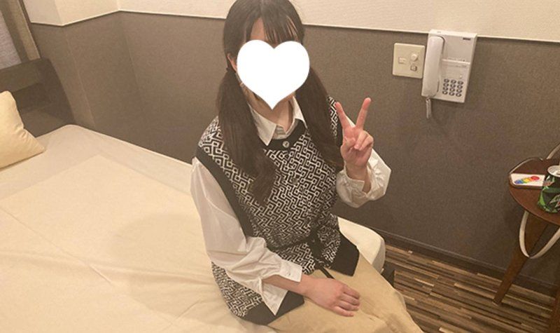 FC2-PPV-4776614 Rinka 19岁_2，颜射＆N-Cumshot，Raw。与像桥本环奈一样的女大学生重逢！颜射后，穿着校服的她连续两次N-Cumshots！