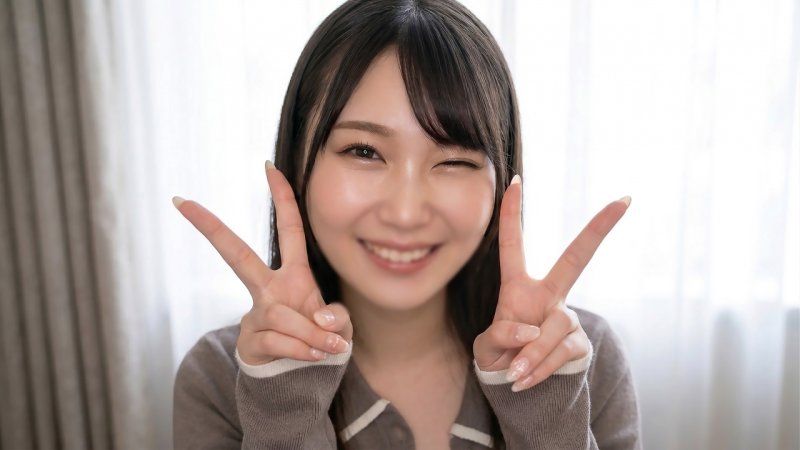 FC2-PPV-4870708 【附特典】【現役偶像】【全臉露出】慾望不滿的清純美女21歲讓纖細苗條的身體彈跳，發出不像是偶像的喘息聲，潮吹連發！！一邊被手淫一邊自我介紹→從巨根吞嚥口交到正常位，用第一次的巨根高潮